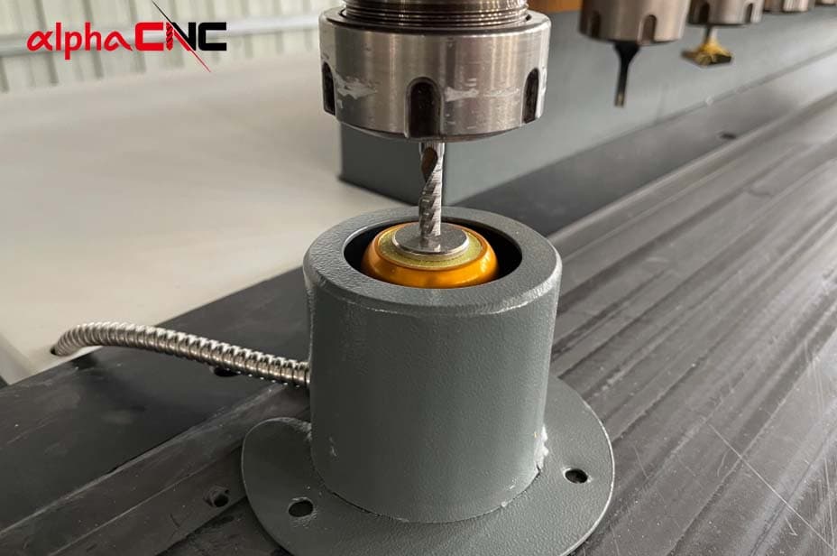 Automatic tool sensor