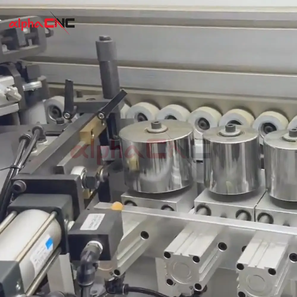 Double Glue Pot System of Alpha CNC ET-S7PR Edge Banding Machine for Strong Adhesion