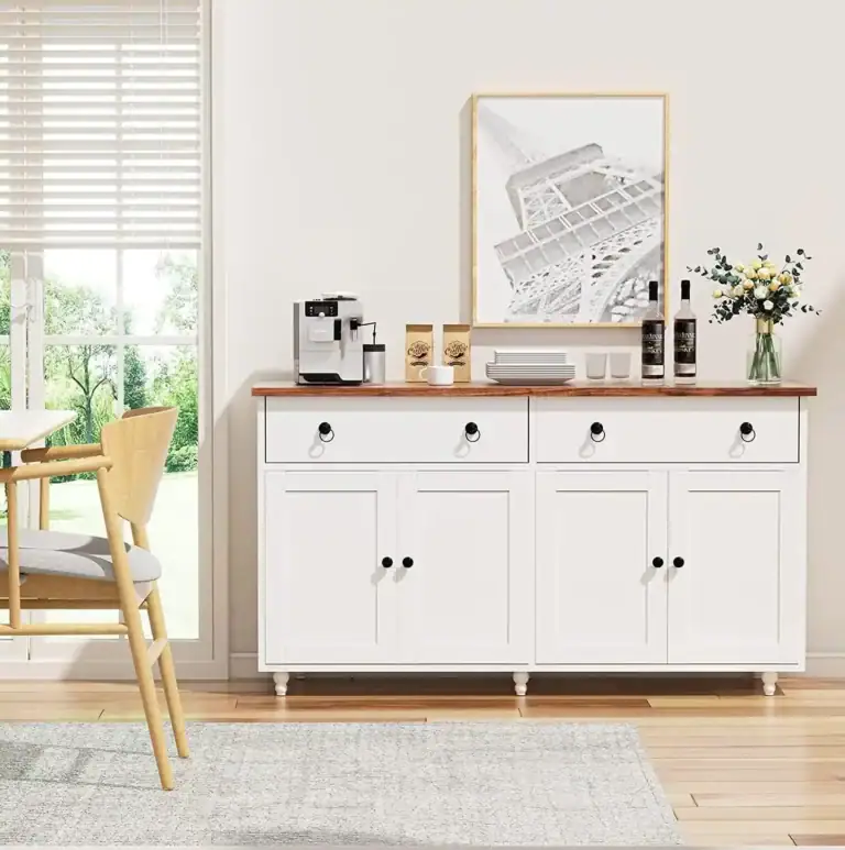 Finished kitchen cabinet set with joints