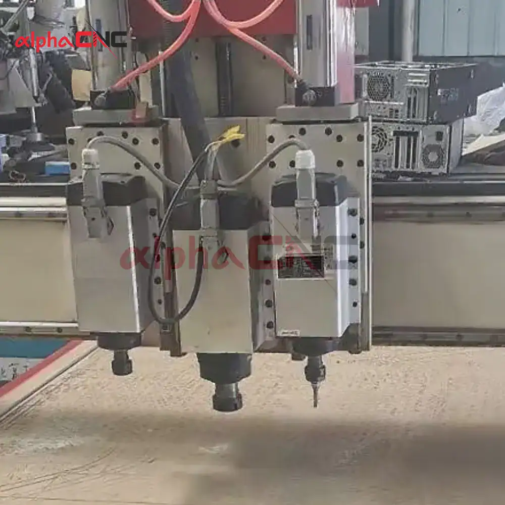 Three independent spindles – grooving, cutting, drilling